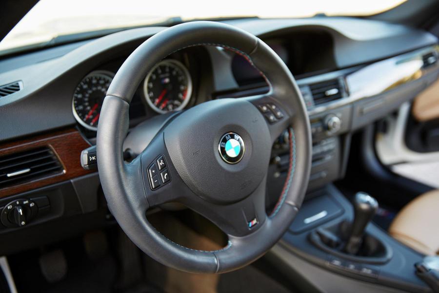 Панель приборов BMW M3 Coupe (E92) 2008 года  (фото 43 из 83)